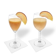 Pfirsich Margarita im Weiss- und Rotweinglas