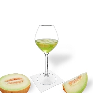 Melonen Bowle ist ein fruchtiger und süffiger Party-Drink.