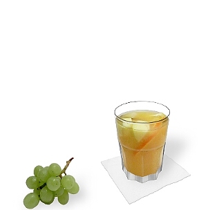 Tumbler-Gläser, kleinere Longdrinkgläser oder Weingläser sind am besten für Sangria Blanca geeignet.