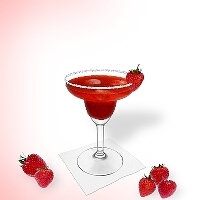Strawberry Margarita im Margaritaglas mit Erbeer-Dekoration und Zucker- oder Salzrand.